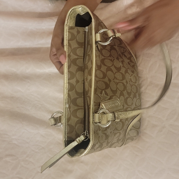 Coach purse - Picture 4 of 5